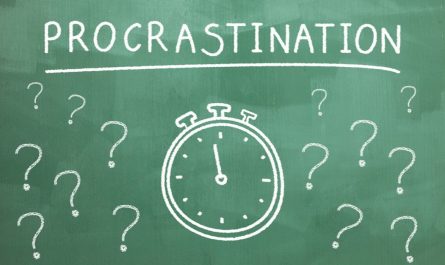 procrastination meaning in hindi